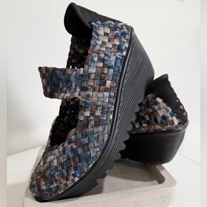 Bernie Mev. Size 37 Woven Flats - Blue and Brown